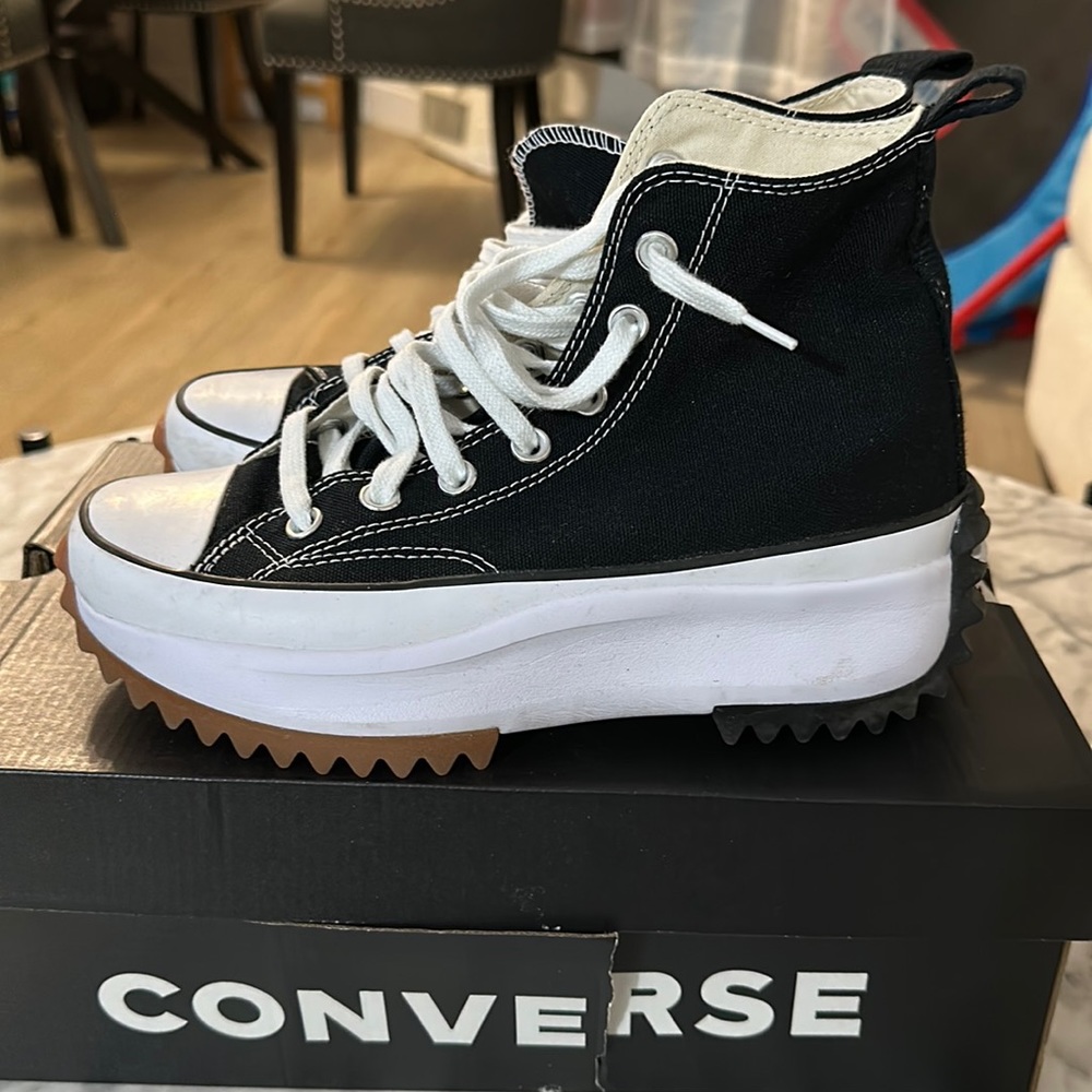 Converse run star hike high men’s size 5.5 woman’s size 7